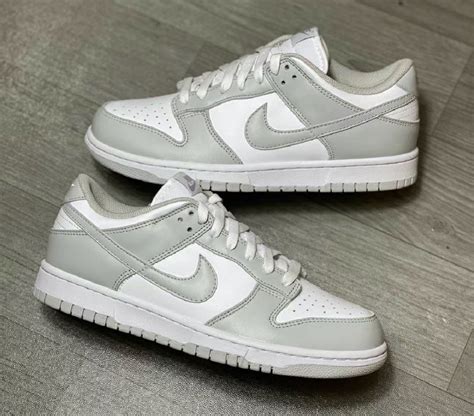 nike dunks grey